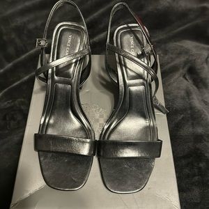 Black sandal with block heel
